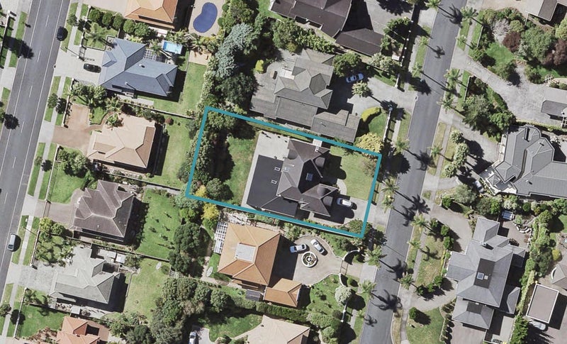 11 Anaheim Boulevard, Shamrock Park, Auckland - Carousel 1