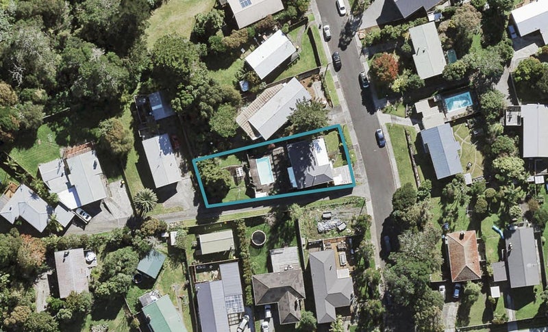 10 Lanigan Street, Birkdale, Auckland - Carousel 1