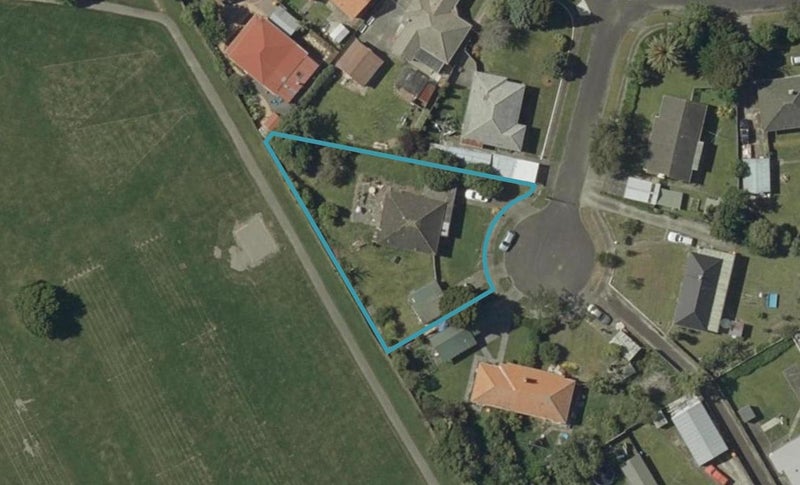 8 Townshend Place, West End, Palmerston North - Carousel 1