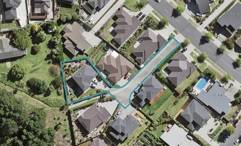 74 Lake Panorama Drive, Henderson Valley, Auckland - Carousel 1