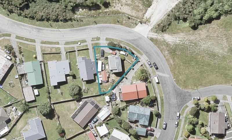 49 Antrim Crescent, Wainuiomata, Lower Hutt - Carousel 1