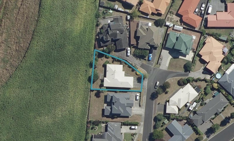 9 Country Lane, Western Heights, Hamilton - Carousel 1