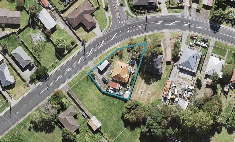 30 Lincoln Park Avenue, Massey, Auckland - Carousel 1