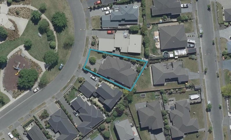 24 Titirangi Crescent, Parklands, Christchurch - Carousel 1