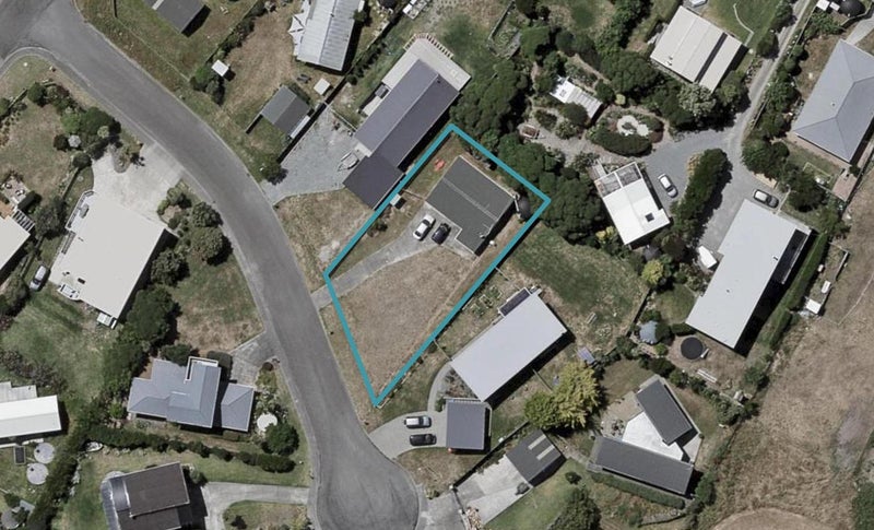 8 Sylvia Way, Te Horo Beach - Carousel 1