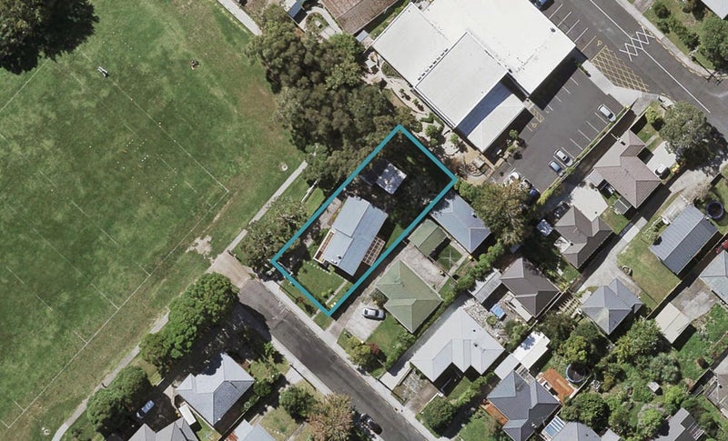 33 Trinidad Road, Sunnynook, Auckland - Carousel 1