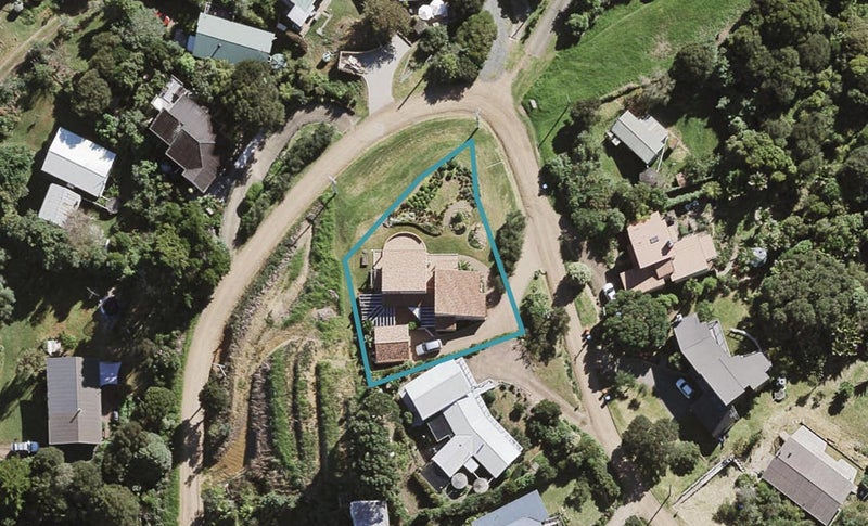 18 Marine View Road, Onetangi, Waiheke Island - Carousel 1