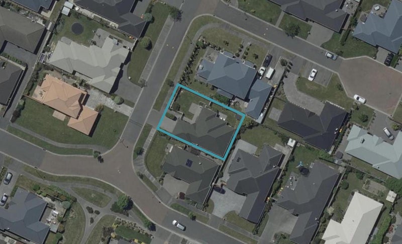 4 Marcella Gardens, Aidanfield, Christchurch - Carousel 1