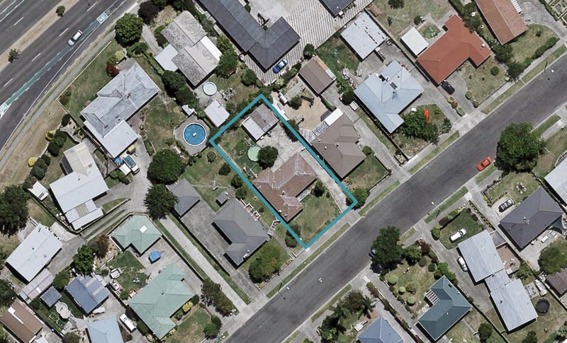 42 Clarence Cox Crescent, Pirimai, Napier - Carousel 1