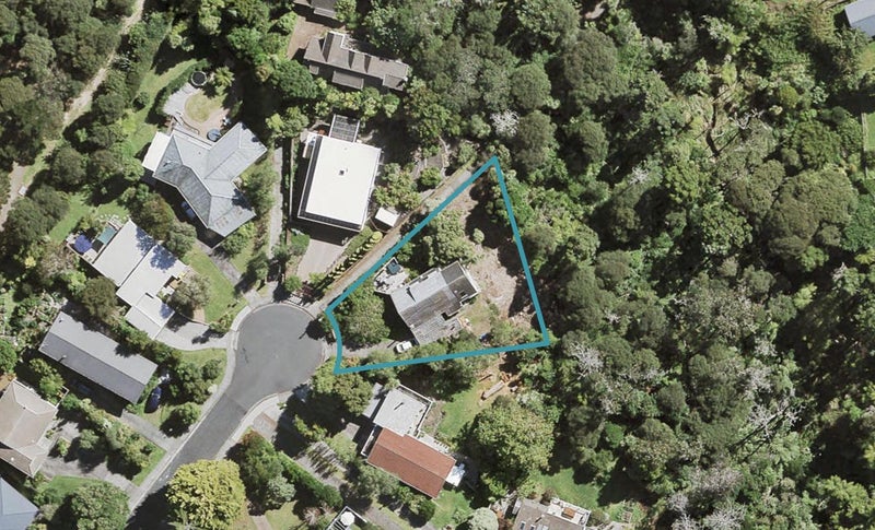 19 Kawaka Street, Titirangi, Auckland - Carousel 1