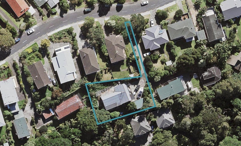 17 McDowell Crescent, Hillcrest, Auckland - Carousel 1