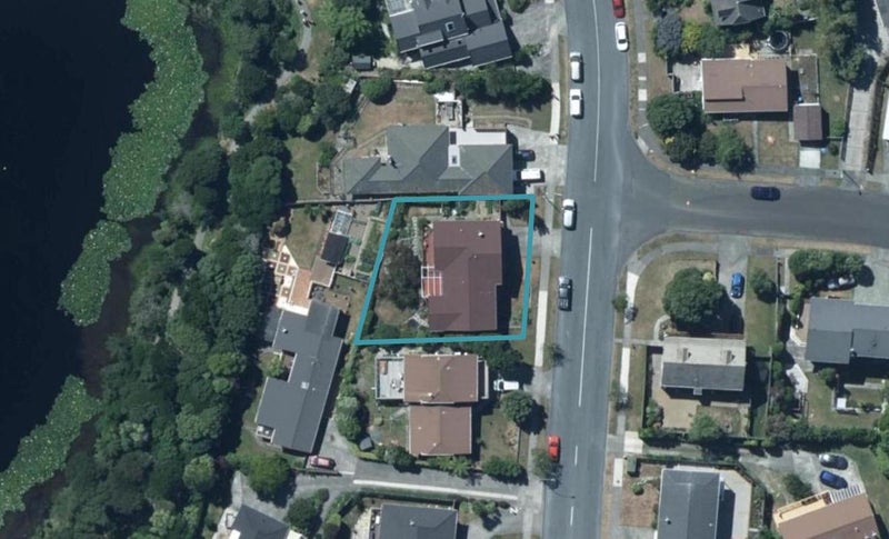 6 Exploration Way, Whitby, Porirua - Carousel 1