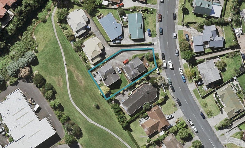2/10 Centorian Drive, Windsor Park, Auckland - Carousel 1