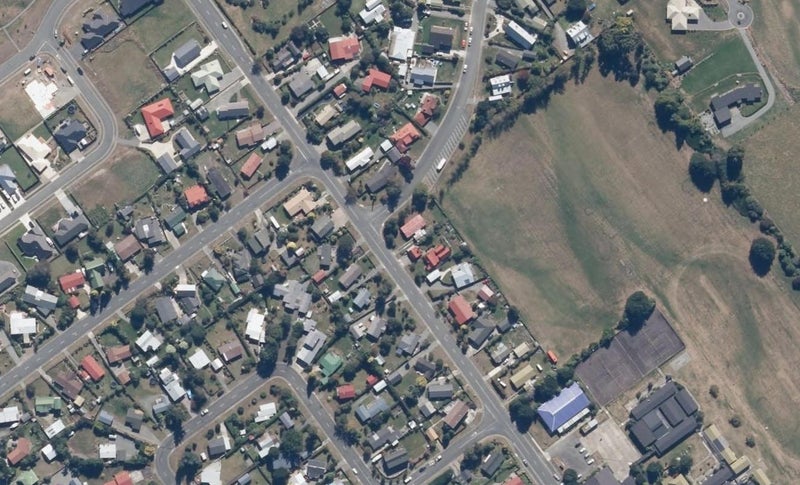 32 Howden Street, Te Anau, Te Anau - Carousel 1
