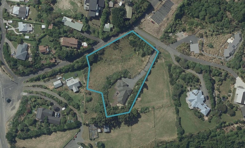 2 Luss Road, Company Bay, Dunedin - Carousel 1