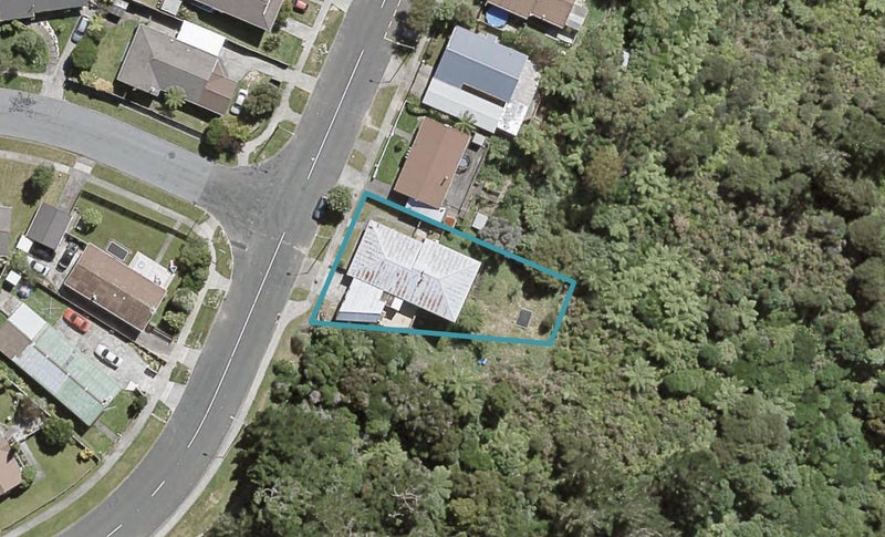 139 Holborn Drive, Stokes Valley, Lower Hutt - Carousel 1