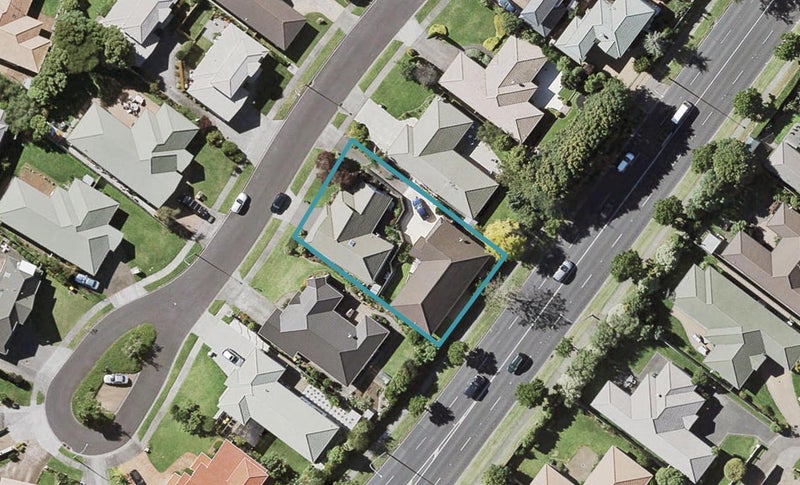 2/30 Ambleside Drive, Northpark, Auckland - Carousel 1