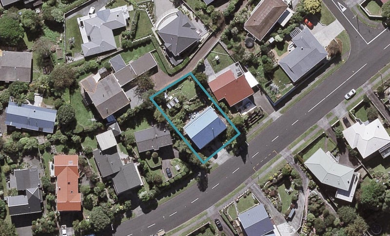 176 Govett Avenue, Frankleigh Park, New Plymouth - Carousel 1
