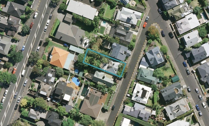 7 Percival Parade, Saint Marys Bay, Auckland - Carousel 1
