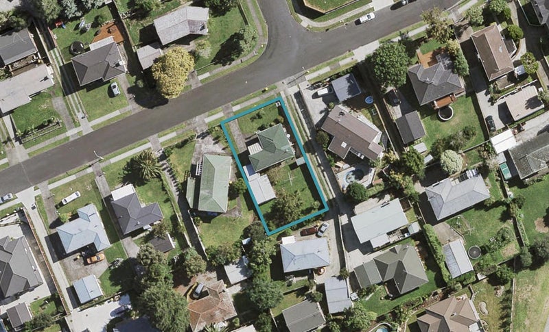17 McQuarrie Avenue, Wattle Downs, Auckland - Carousel 1