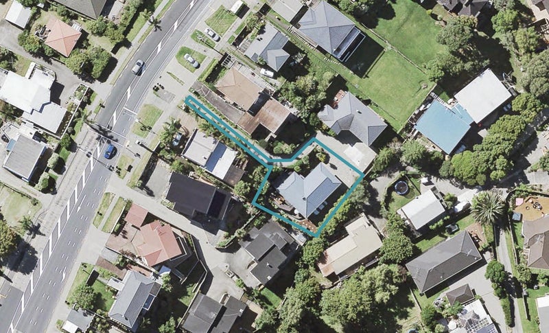 689A Beach Road, Rothesay Bay, Auckland - Carousel 1