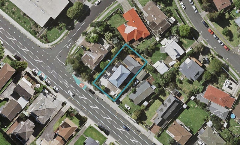 30 Akoranga Drive, Northcote, Auckland - Carousel 1