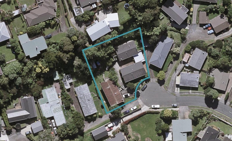 9 Waterloo Place, Westown, New Plymouth - Carousel 1