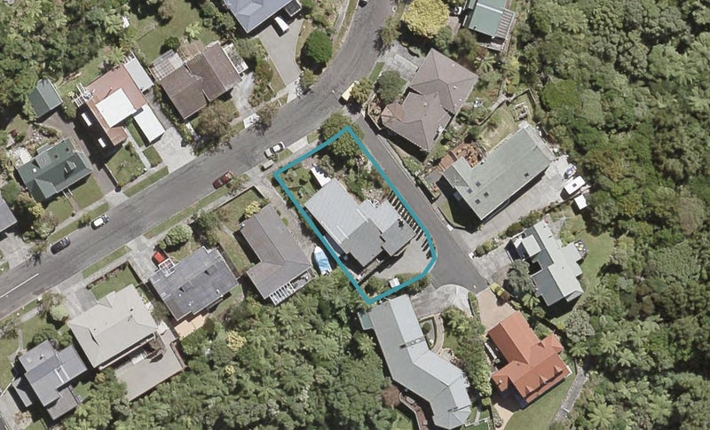 10 Stanhope Grove, Korokoro, Lower Hutt - Carousel 1