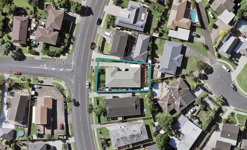 1/74 Prince Regent Drive, Half Moon Bay, Auckland - Carousel 1