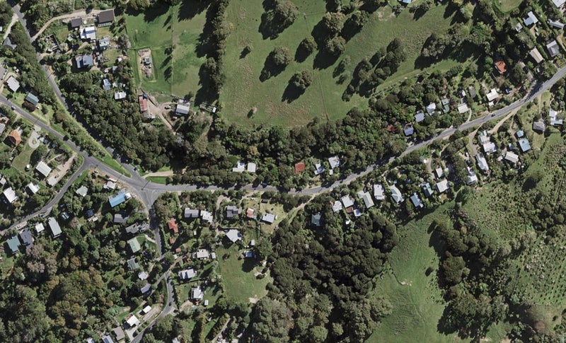 10 Junction Road, Oneroa, Waiheke Island - Carousel 1