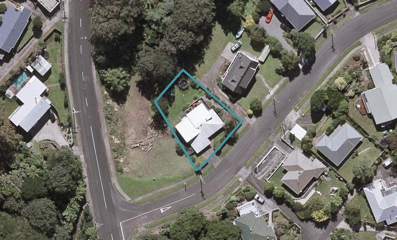 3 Beaumont Crescent, Frankleigh Park, New Plymouth - Carousel 1