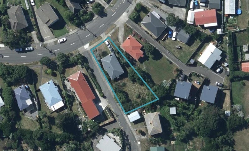 9 Pikarere Street, Titahi Bay, Porirua - Carousel 1