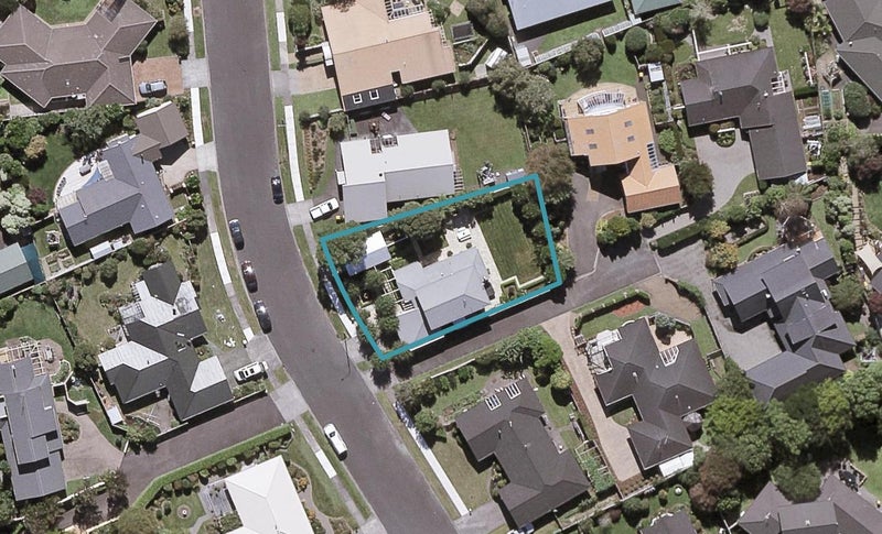 17 Kinross Drive, Merrilands, New Plymouth - Carousel 1