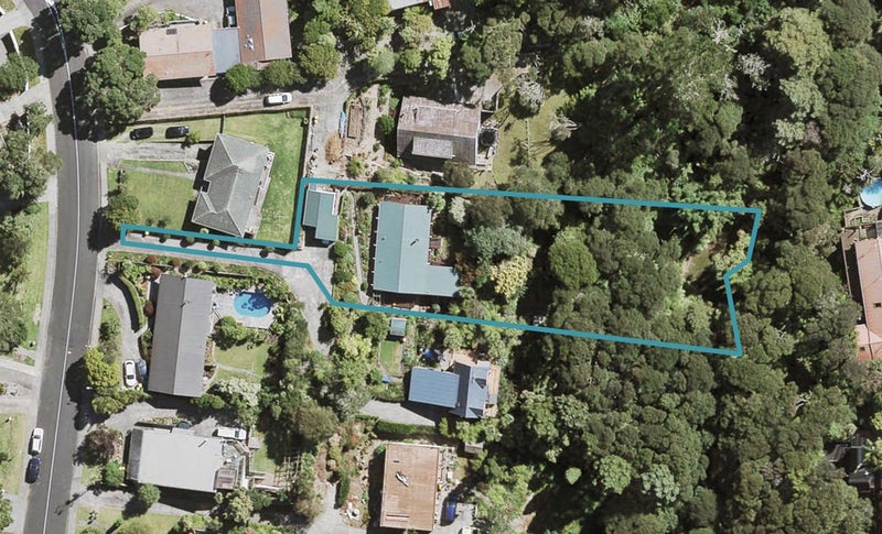 75 Daffodil Street, Titirangi, Auckland - Carousel 1