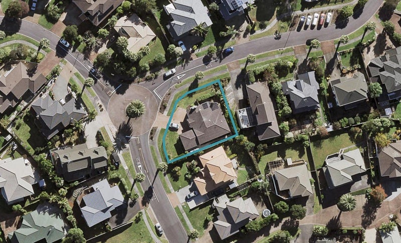 1 Capri Place, Unsworth Heights, Auckland - Carousel 1