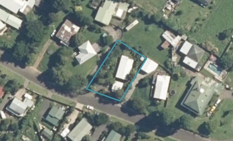 11 Woodstock Avenue, Paeroa - Carousel 1