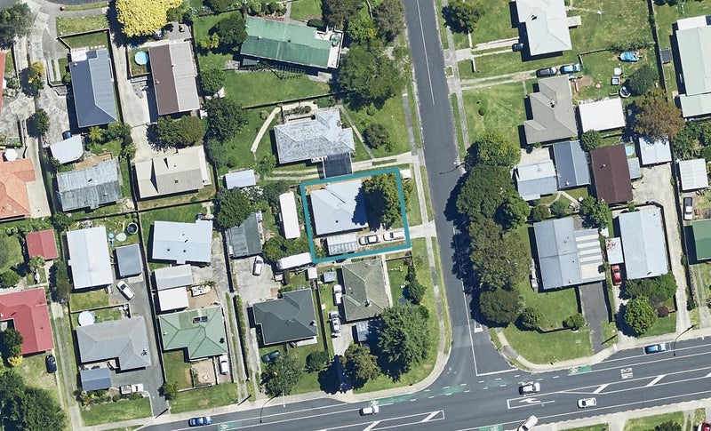 4 Warwick Place, Brookfield, Tauranga - Carousel 1
