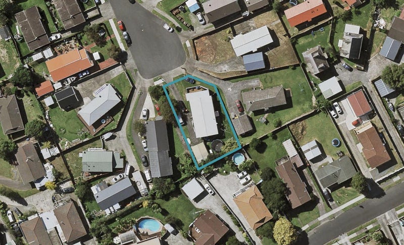 18 Leila Place, Clover Park, Auckland - Carousel 1