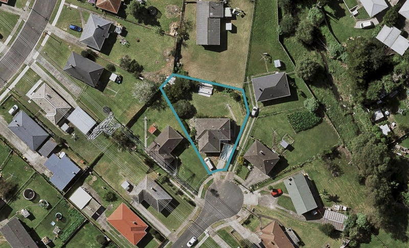 10 Sutcliffe Place, Otara, Auckland - Carousel 1