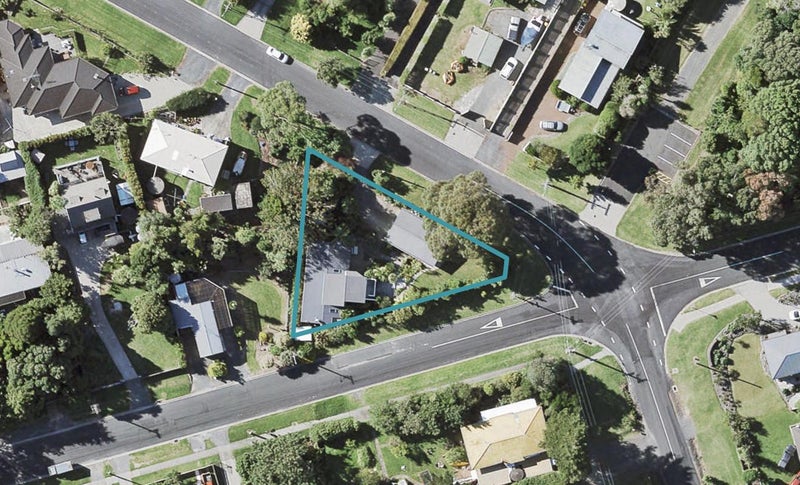 2 Pohutukawa RD, Beachlands , Auckland - Carousel 1