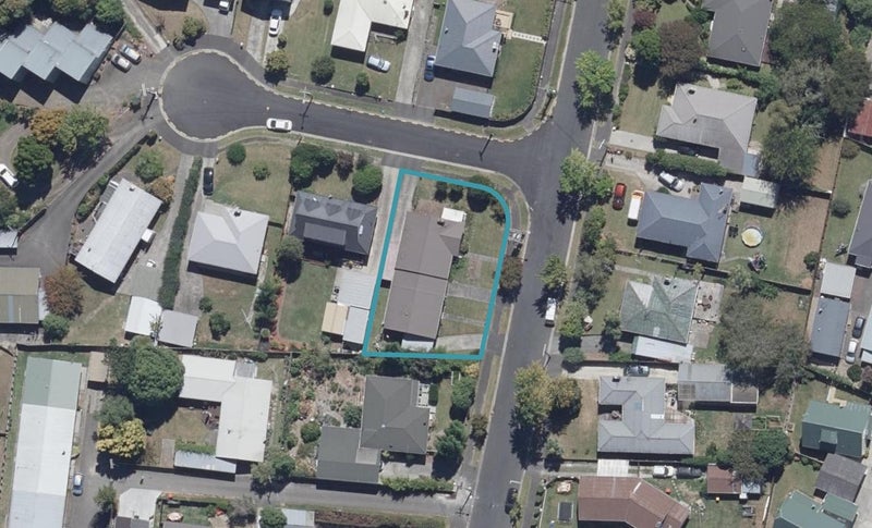 1 Brennan Place, Hillcrest, Hamilton - Carousel 1