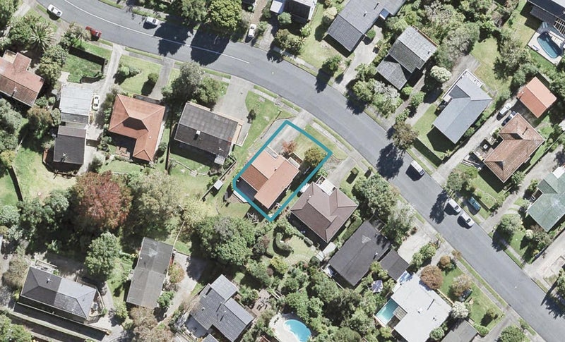 44 Stapleford Crescent, Browns Bay, Auckland - Carousel 1