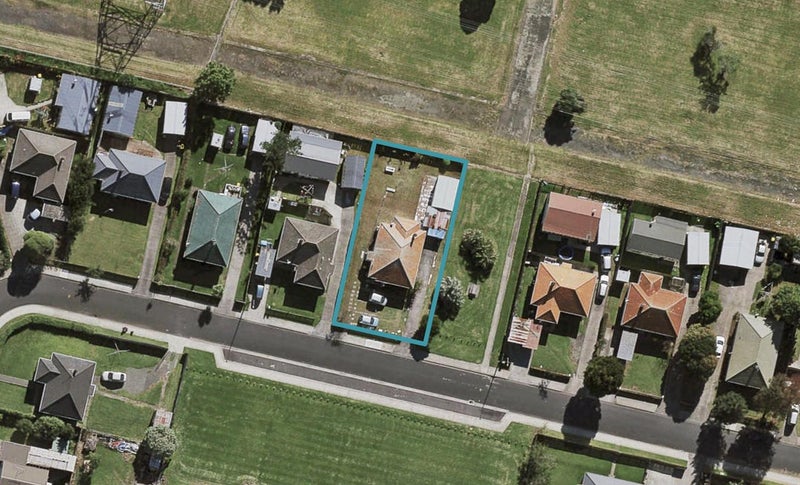 18 Waipapa Crescent, Otara, Auckland - Carousel 1