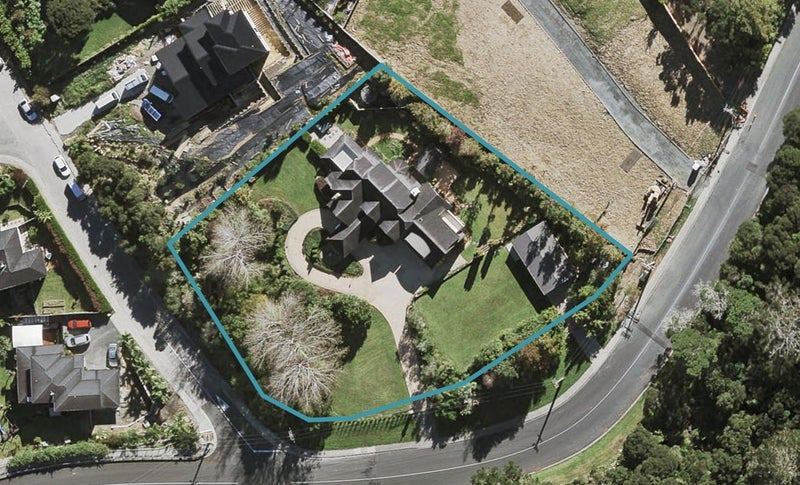 1 Treetops Way, Bayview, Auckland - Carousel 1