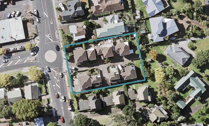 4/50 Cook Street, Howick, Auckland - Carousel 1