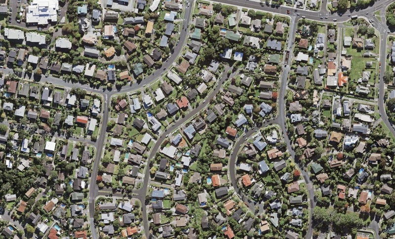 41 Chatswood Grove, Chatswood, Auckland - Carousel 1