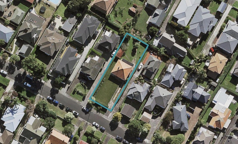 12 Ferguson Avenue, Greenlane, Auckland - Carousel 1