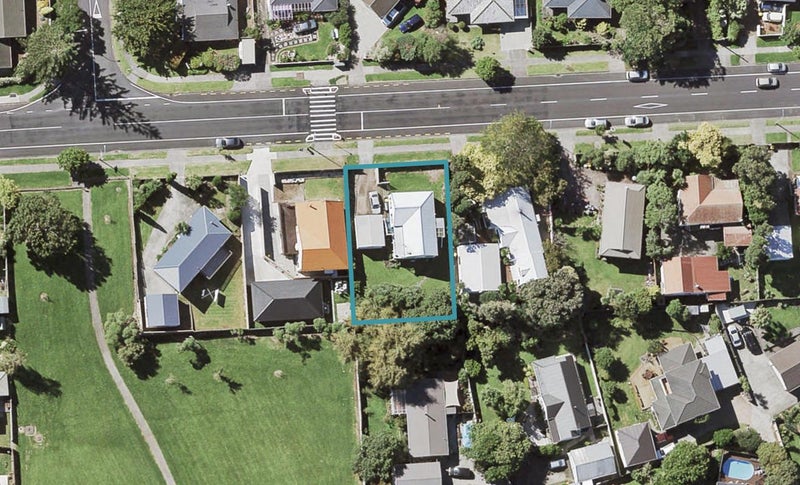 63 Gills Road, Bucklands Beach, Auckland - Carousel 1