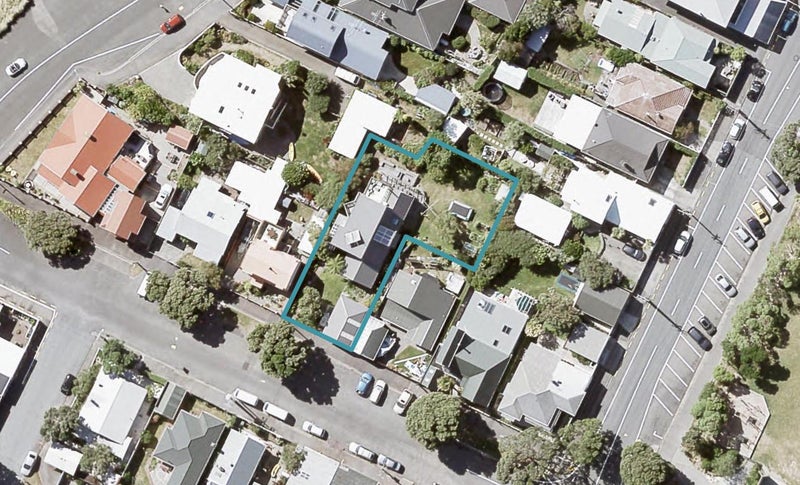 8 Rata Street, Eastbourne, Lower Hutt - Carousel 1