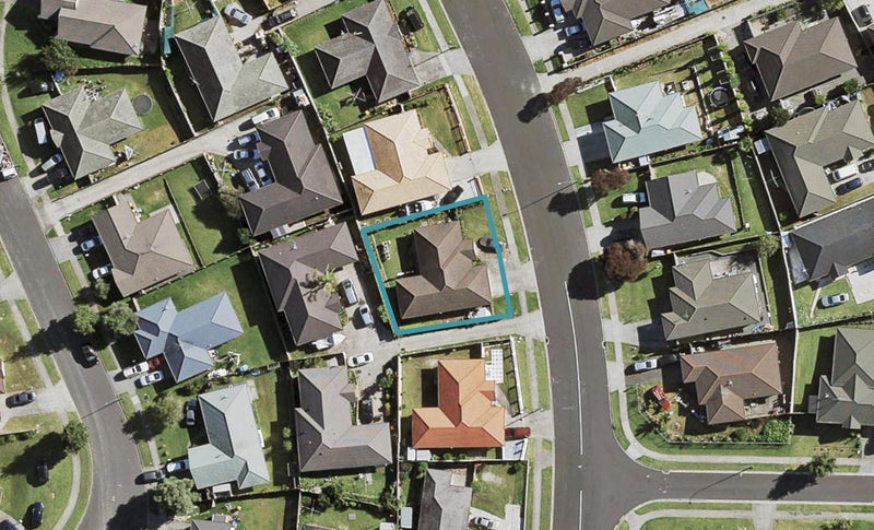69 Glenveagh Park Drive, Weymouth, Auckland - Carousel 1